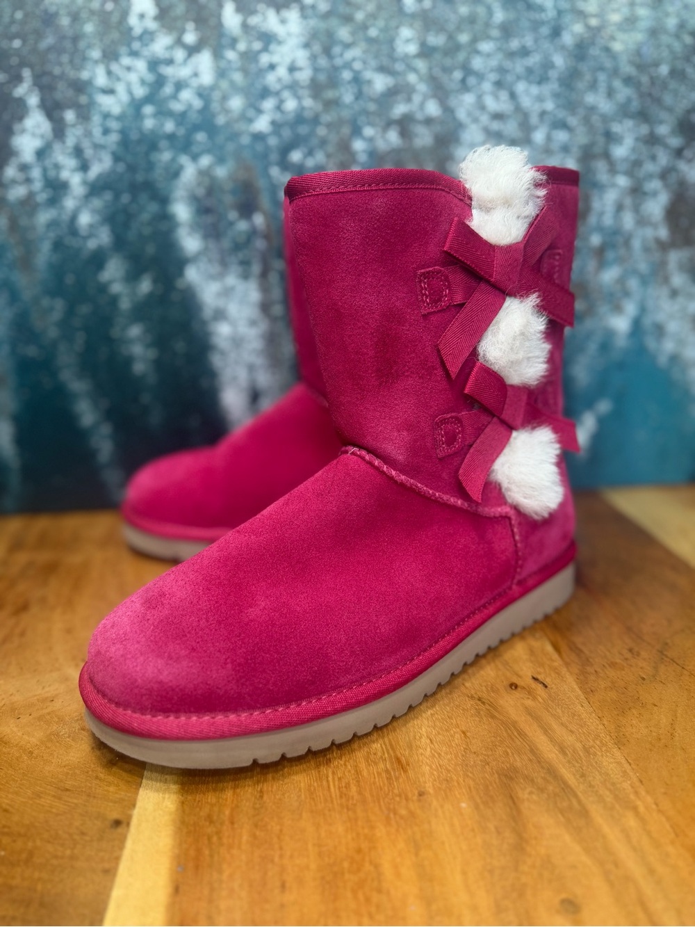 Koolaburra by UGG Barbiecore Victoria Short Bow Boots Fandango Pink Women’s 7